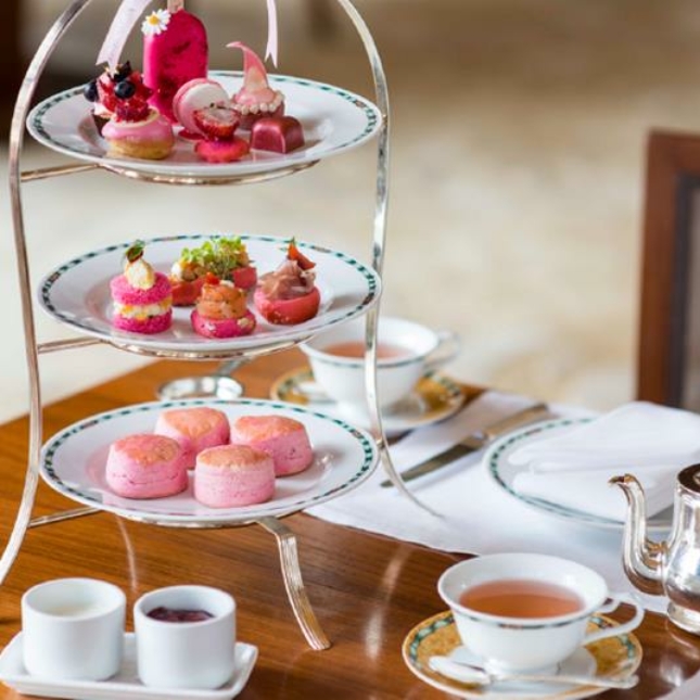 J’ai testé : Le PINK afternoon Tea de l’hôtel The Peninsula Paris