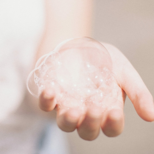 Soigner ma peau sensible et sèche : 3 solutions à tester